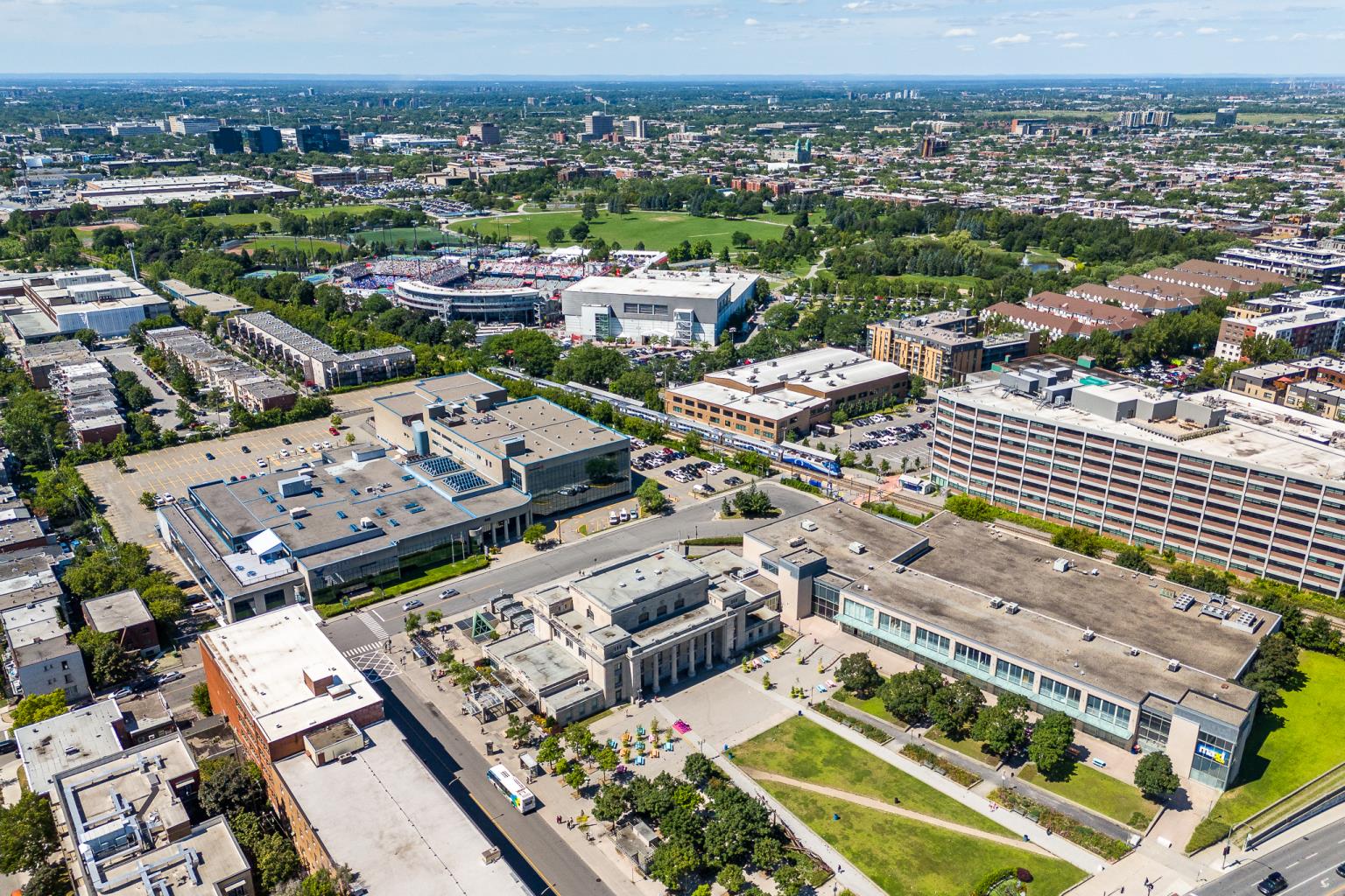 85405OgilvySuite300 (14)